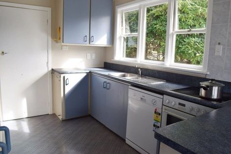 Photo of property in 68 Lyons Avenue, Murrays Bay, Auckland, 0630