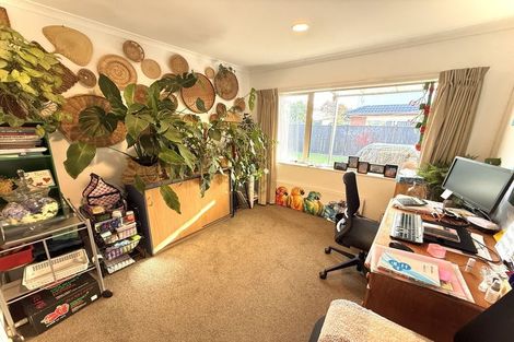 Photo of property in 40 Thornbury Crescent, East Tamaki Heights, Auckland, 2016