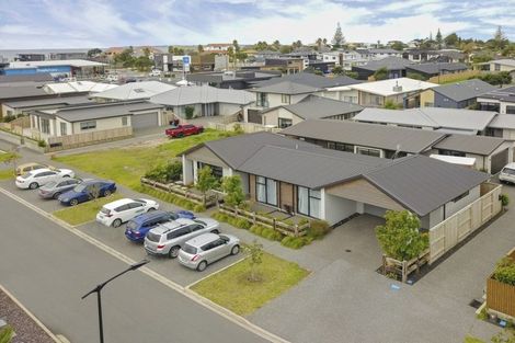 Photo of property in 23 Hugo Way, Papamoa Beach, Papamoa, 3118