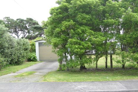 Photo of property in 72 Tindalls Bay Road, Tindalls Beach, Whangaparaoa, 0930