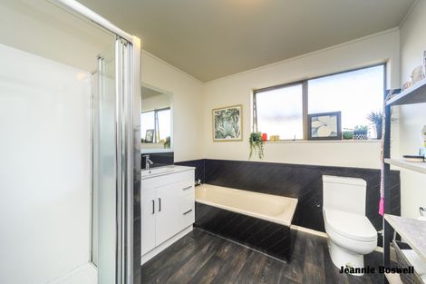 Photo of property in 34 Dahlstrom Grove, Kelvin Grove, Palmerston North, 4414