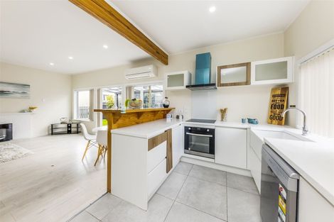 Photo of property in 2/15 Hill Road, Papatoetoe, Auckland, 2025