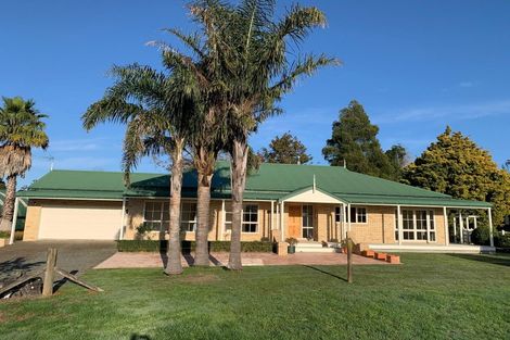 Photo of property in 154 Awa Road, Kumeu, 0891