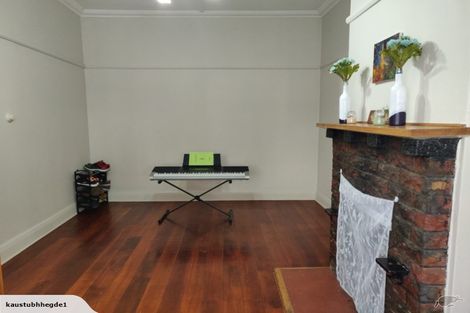 Photo of property in 2/136 Evans Bay Parade, Roseneath, Wellington, 6021