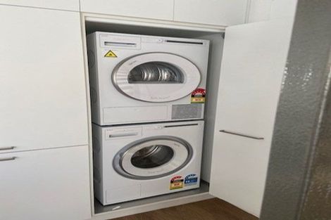 Photo of property in 3/45 Division Street, Riccarton, Christchurch, 8041