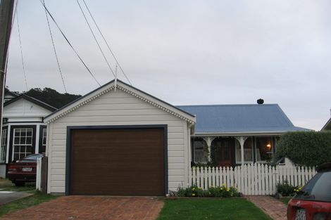 Photo of property in 22 Mantell Street, Seatoun, Wellington, 6022