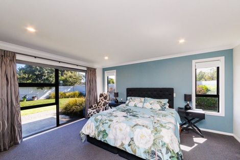 Photo of property in 25 Trump Place, Kelvin Grove, Palmerston North, 4414