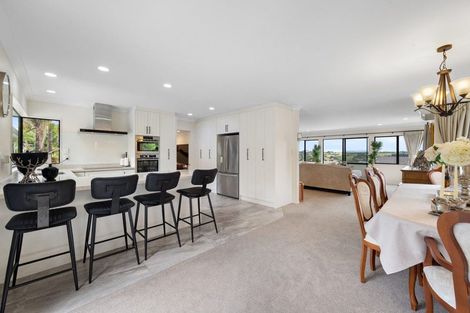 Photo of property in 9 Chisbury Terrace, Shelly Park, Auckland, 2014