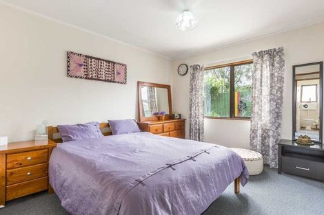 Photo of property in 2/233 Birkdale Road, Birkdale, Auckland, 0626