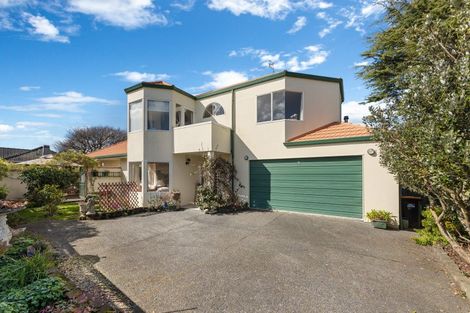 Photo of property in 4 Karina Terrace, Roslyn, Palmerston North, 4414