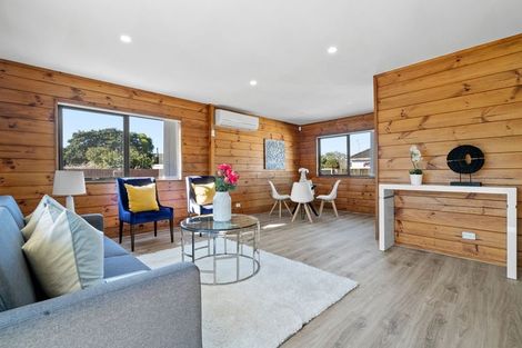 Photo of property in 2/4 Sutton Crescent, Papakura, 2110