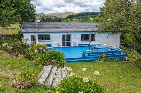 Photo of property in 1664 Kahuranaki Road, Kahuranaki, Havelock North, 4295