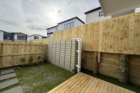 Photo of property in 16 Elegant Lane, Ranui, Auckland, 0612