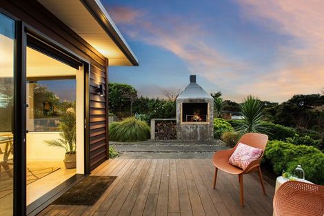 Photo of property in 3 Te Heke Place, Waikanae, 5036