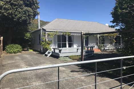 Photo of property in 23 Godley Street, Waterloo, Lower Hutt, 5011