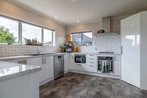 Photo of property in 37 Sheridan Crescent, Leamington, Cambridge, 3432