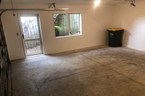 Photo of property in 11 Whitshire Mews, Massey, Auckland, 0614