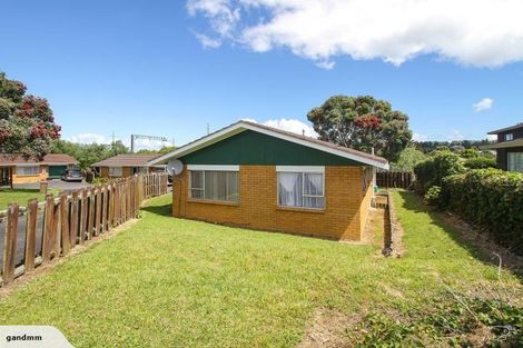 Photo of property in 30 Faith Bullock Place, New Lynn, Auckland, 0600