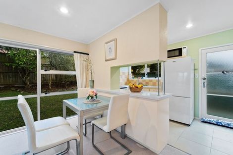Photo of property in 2/3 Forsythe Place, Massey, Auckland, 0614
