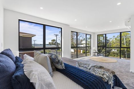 Photo of property in 24a Tamaki Bay Drive, Pakuranga, Auckland, 2010