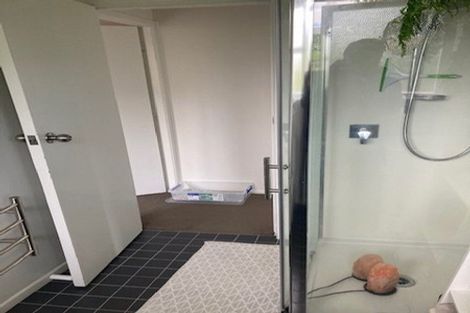 Photo of property in 2/3a Huapai Street, Onehunga, Auckland, 1061