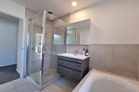 Photo of property in 2/74 College Road, Northcote, Auckland, 0627