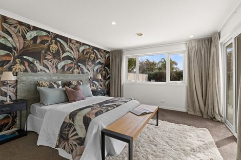 Photo of property in 54 Whakatomo Place, Havelock North, 4130