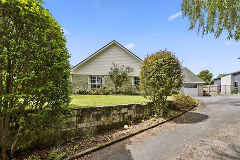 Photo of property in 120 Kawiu Road, Levin, 5510