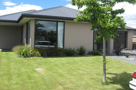 Photo of property in 17 Parkside Crescent, Northwood, Christchurch, 8051