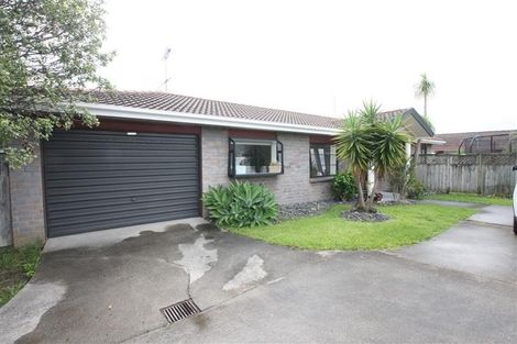 Photo of property in 2/76 Frank Nobilo Drive, Golflands, Auckland, 2013