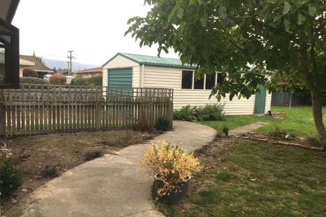 Photo of property in 1 Augustine Street, Waimate, 7924