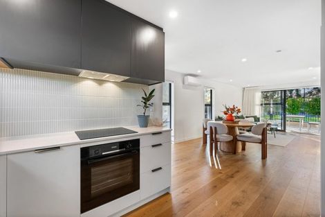 Photo of property in 3/111 Hobsonville Road, West Harbour, Auckland, 0618