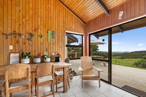 Photo of property in 158 Mcleod Road, South Head, Helensville, 0874