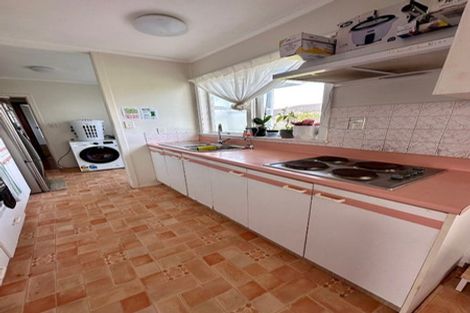 Photo of property in 10 Dundee Place, Blockhouse Bay, Auckland, 0600