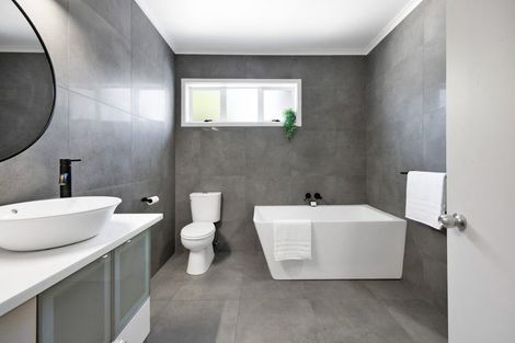 Photo of property in 110 Manawapou Road, Hawera, 4610