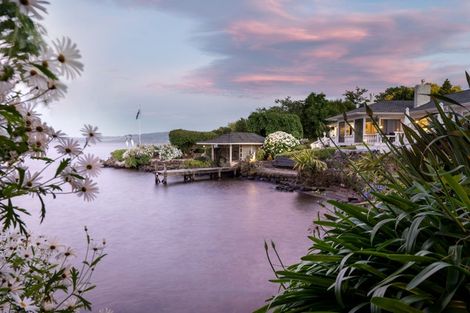 Photo of property in 15 Manahi Avenue, Kawaha Point, Rotorua, 3010