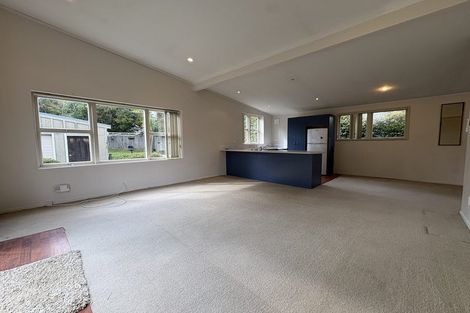 Photo of property in 37a Seaton Road, Murrays Bay, Auckland, 0630
