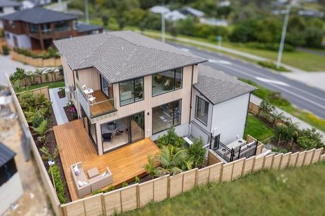 Photo of property in 2 Taku Close, Long Bay, Auckland, 0630