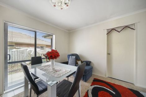 Photo of property in 8 Maadi Place, Papakura, 2110