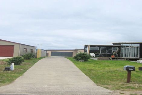 Photo of property in 197 Kowhai Avenue, Matarangi, Whitianga, 3592