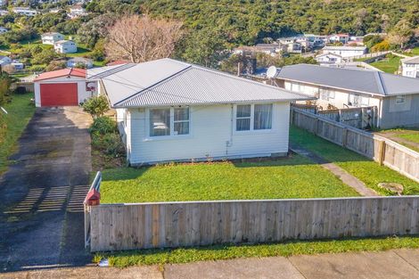 Photo of property in 31 Swansea Street, Cannons Creek, Porirua, 5024