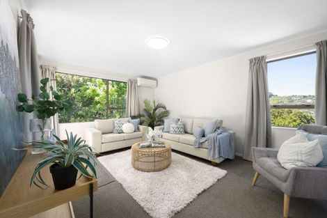 Photo of property in 5 Sasanqua Way, Crofton Downs, Wellington, 6035