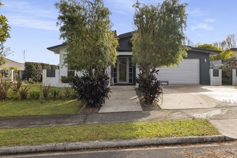 Photo of property in 16 Eagle Street, Welcome Bay, Tauranga, 3112