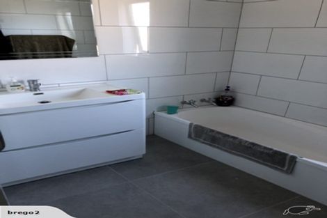 Photo of property in 700 Victoria Street, Parkvale, Hastings, 4122