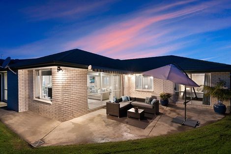 Photo of property in 30 Tauranga Place, Orewa, 0931