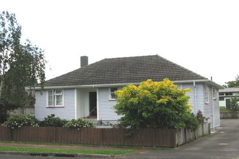 Photo of property in 2/4 Margate Road, Blockhouse Bay, Auckland, 0600
