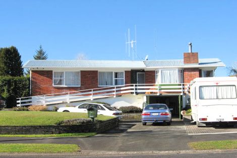 Photo of property in 11 Beverley Crescent, Hillcrest, Hamilton, 3216