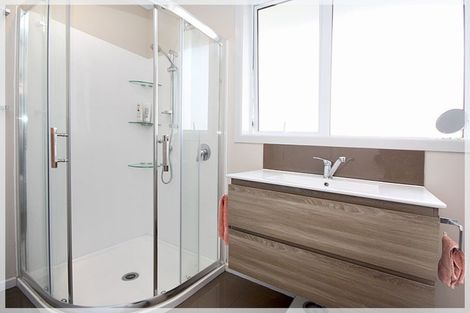 Photo of property in 68 Avenue Road, Foxton, 4814