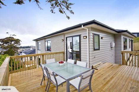 Photo of property in 10 Namsan Close, Fairview Heights, Auckland, 0632