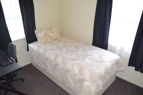 Photo of property in 2/45 Charlotte Street, Stanmore Bay, Whangaparaoa, 0932